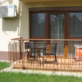 Honey Lodging Apartman Hajdúszoboszló Hajdúszoboszló - Medence/kert