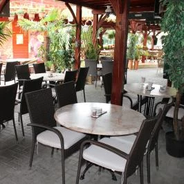 Hotel Járja Hajdúszoboszló - Medence/kert