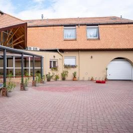 Hotel Zenubia Hajdúszoboszló - Medence/kert