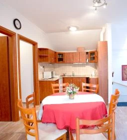 Júlia Apartmanok - Arany János utca