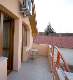 Júlia Apartmanok - Arany János utca