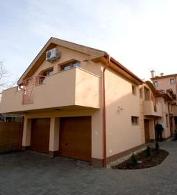 Júlia Apartmanok - Arany János utca