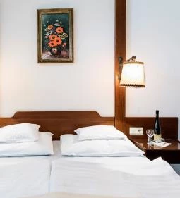 Laci Betyár Fogadó