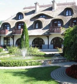 Laci Betyár Hotel