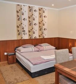 Média Panzió és Apartmanház