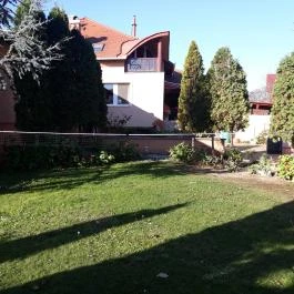 Napsugár Kenézy Lux Apartman Vendégházak Hajdúszoboszló - Medence/kert