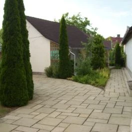 Rózsa Apartmanház Hajdúszoboszló - Medence/kert