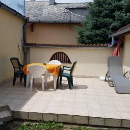Sárga Muskátli Apartman Hajdúszoboszló - Medence/kert