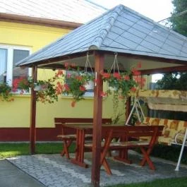 Tar Lak Vendégház Hajdúszoboszló - Medence/kert