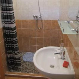 Ezüstfenyő Turistaszálló Halimba - Szobák