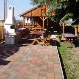 Ezüstfenyő Turistaszálló Halimba - Medence/kert