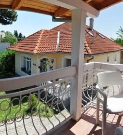 Apartmanház Mediterrán