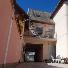 Gere Apartmanház Harkány - Medence/kert