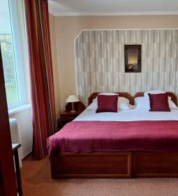 Komfort Hotel Platán