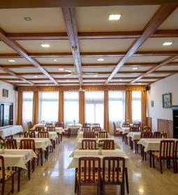 Komfort Hotel Platán