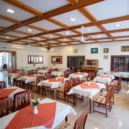 Komfort Hotel Platán Harkány - Vendéglátás