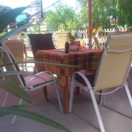 Park Panzió Hédervár - Vendéglátás