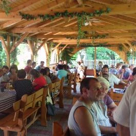 Park Panzió Hédervár - Vendéglátás