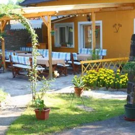 5. Évszak Apartmanház Hévíz - Medence/kert