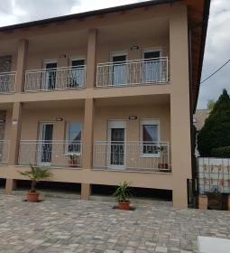 Flamingó Apartmanház
