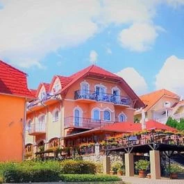 Főnix Club & Wellness Hévíz Hévíz - Medence/kert