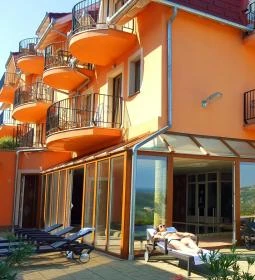 Főnix Wellness Panzió