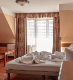 Főnix Wellness Panzió