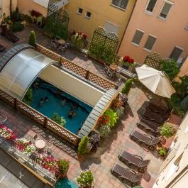 Palace Hotel Hévíz - Medence/kert