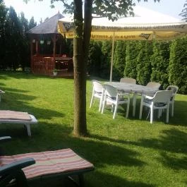 Piroska Apartman Hévíz - Medence/kert