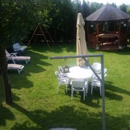 Piroska Apartman Hévíz - Medence/kert