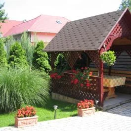 Szécsényi Apartman Hévíz - Medence/kert