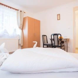 Toldi Panzió Hévíz - Szobák