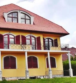 Villa Lira