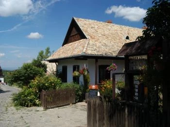 Muskátli Vendéglő Hollókő