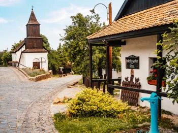 Oskolamester háza Hollókő