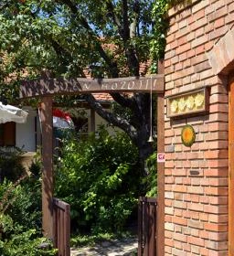 Mackólak Vendégház & Ökoporta Püspökszentlászló