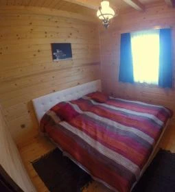 Berek Horgásznyaraló