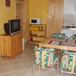 Franciska Portája Igal - Vendéglátás