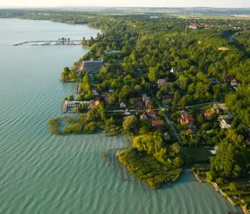 Egy balatoni település, ahol a tenger mellett érezheted magad: Balatonvilágos