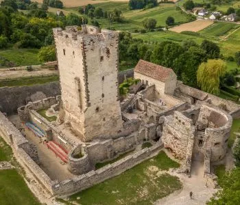 Látnivalók a Balaton-felvidék kapuján túl: Nagyvázsony és Kinizsi öröksége