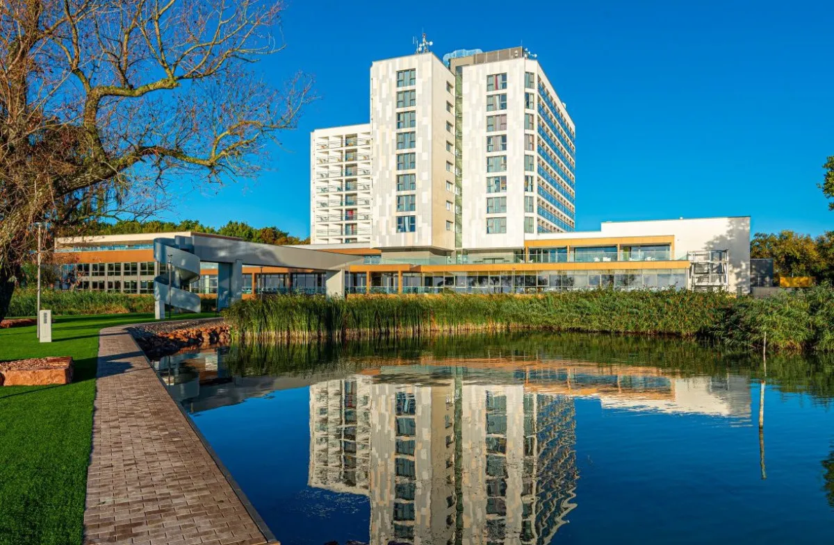 Szállásaájánlat pünkösdre a Balatonon - Hotel Helikon Keszthely
