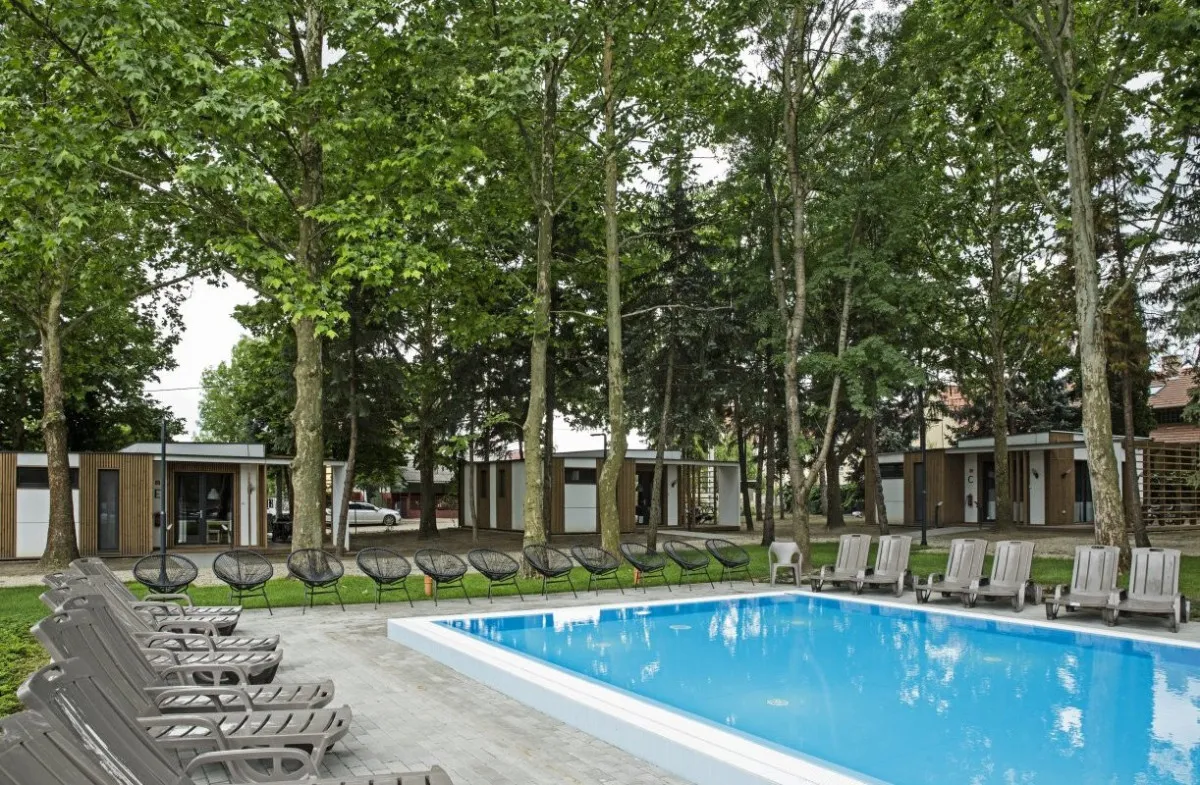 5 otthonos szálláshely kültéri medencével - Barack Thermal Apartmanok (Tiszakécske)