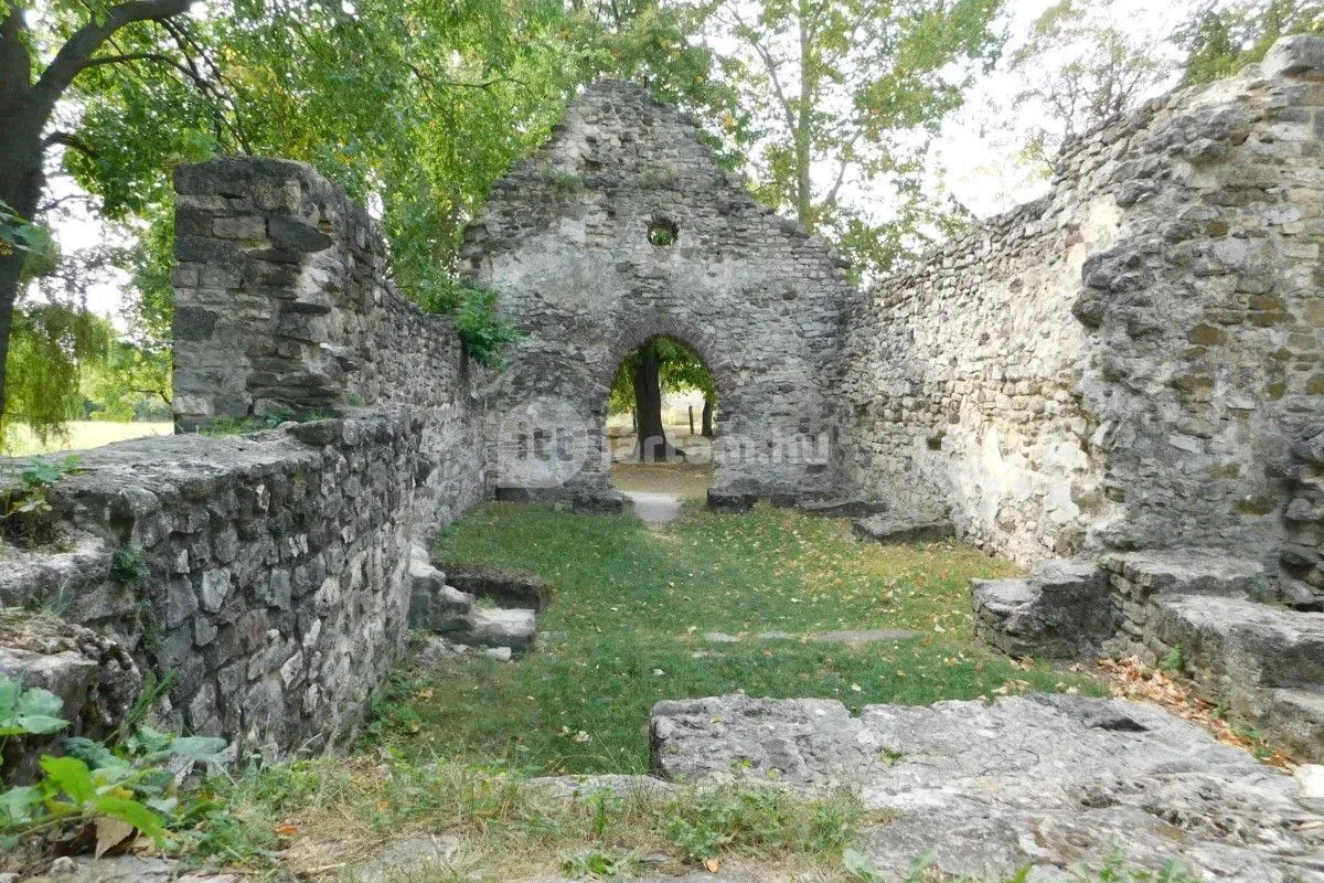 Romtemplomok a Balaton északi partján - Kövesdi templomrom Aszófőn