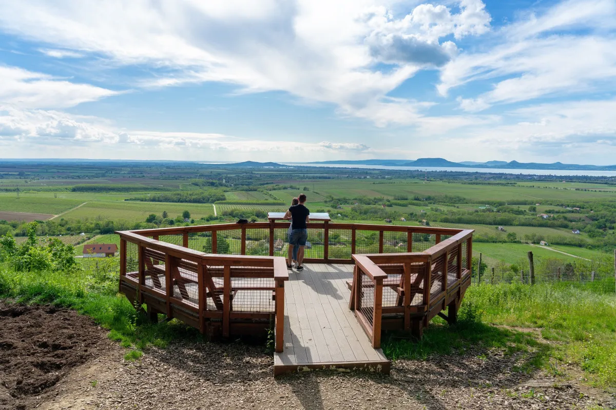 Izgalmas kiláltópont vár Balatonlellén is - Kishegyi kilátó, Balatonlelle