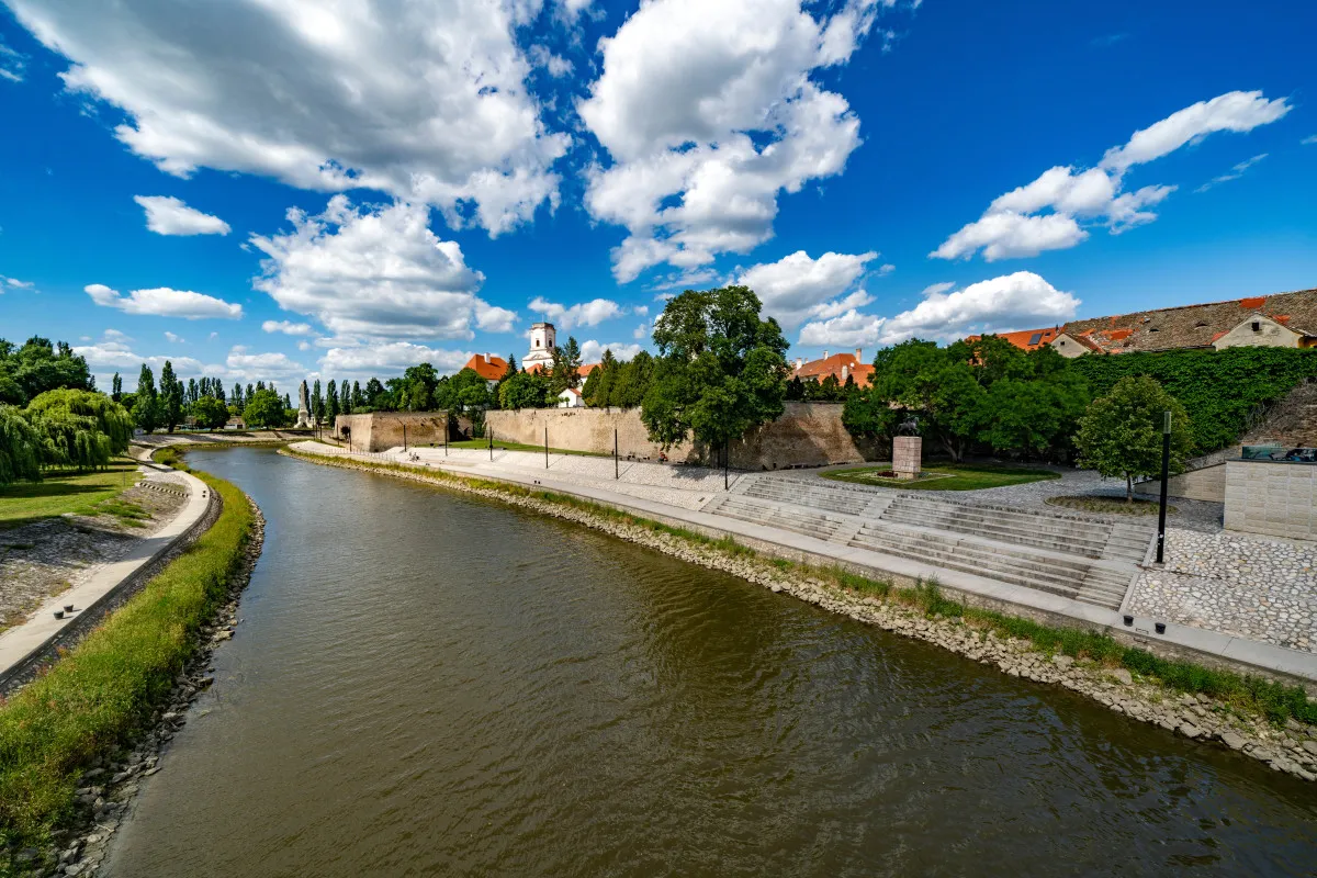 Ma is tündöklő, régi magyar városaink - Győr