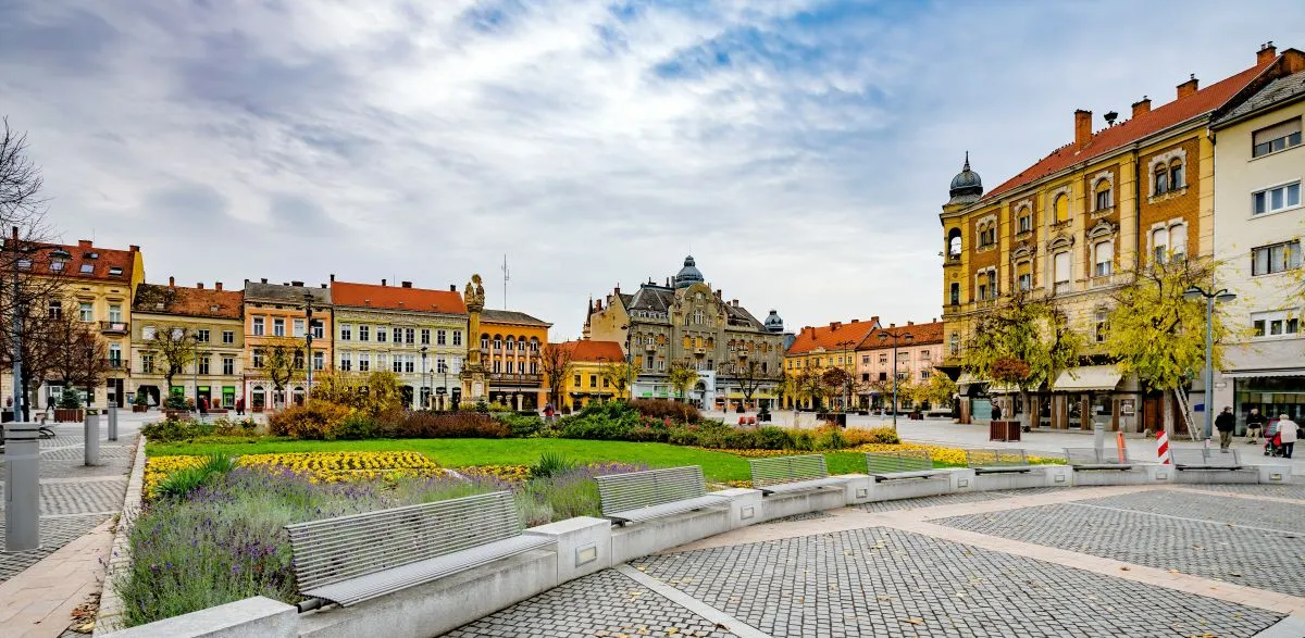 Ma is tündöklő, régi magyar városaink - Fő tér, Szombathely