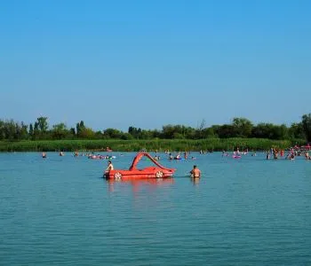 20 éves a Kék Hullám Zászló Strandminősítés, a legjobb balatoni strandok védjegye