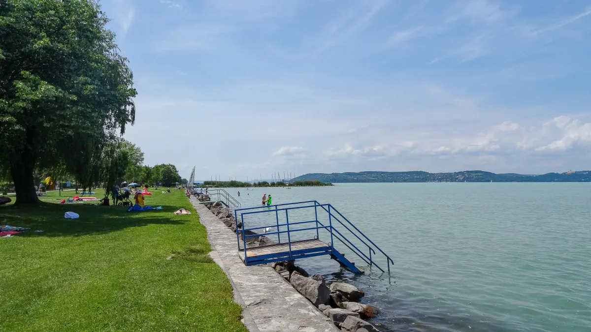 Balatoni szabadstrandok, ahol mindig jó ötlet a csobbanás - Zamárdi Nagystrand