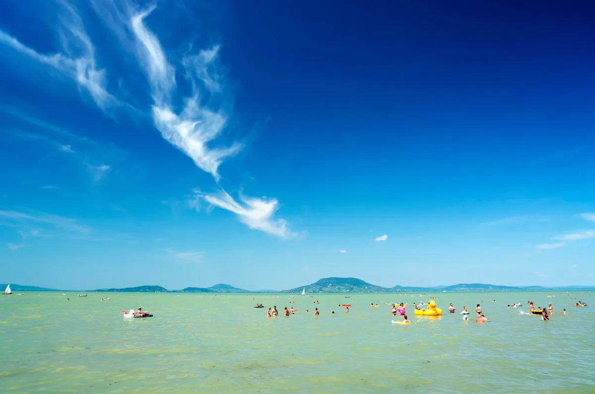 Balatoni szabadstrandok, ahol mindig jó ötlet a csobbanás - Balatonfenyves Nagystrand