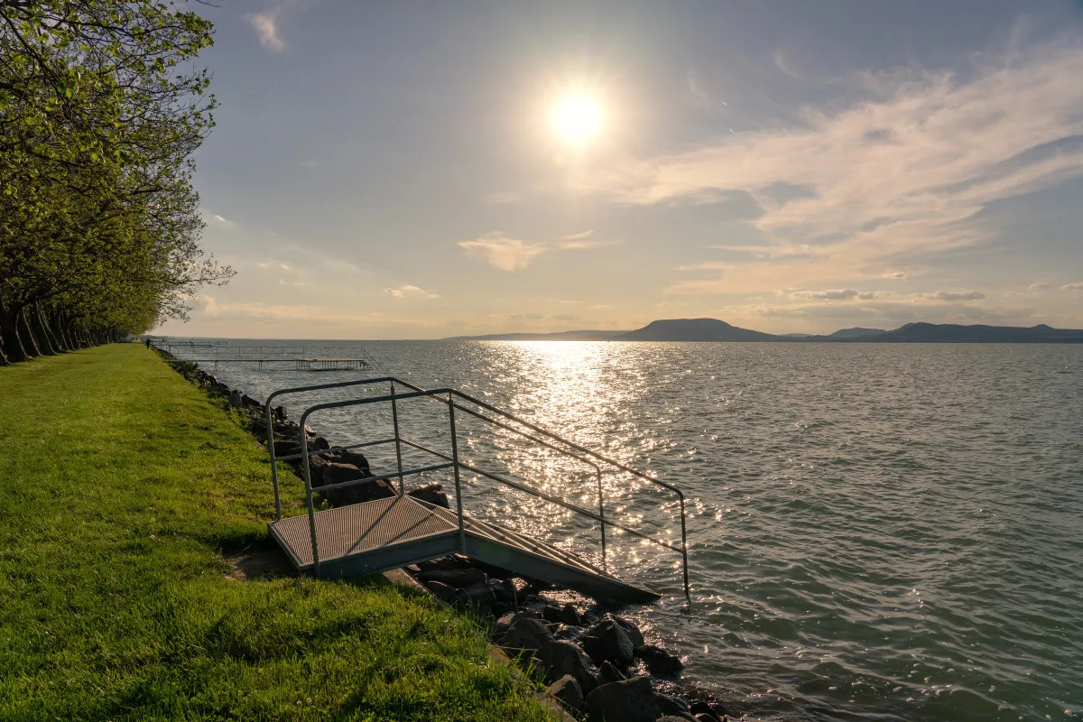 Balatoni szabadstrandok, ahol mindig jó ötlet a csobbanás - balatonboglári Platán Strand